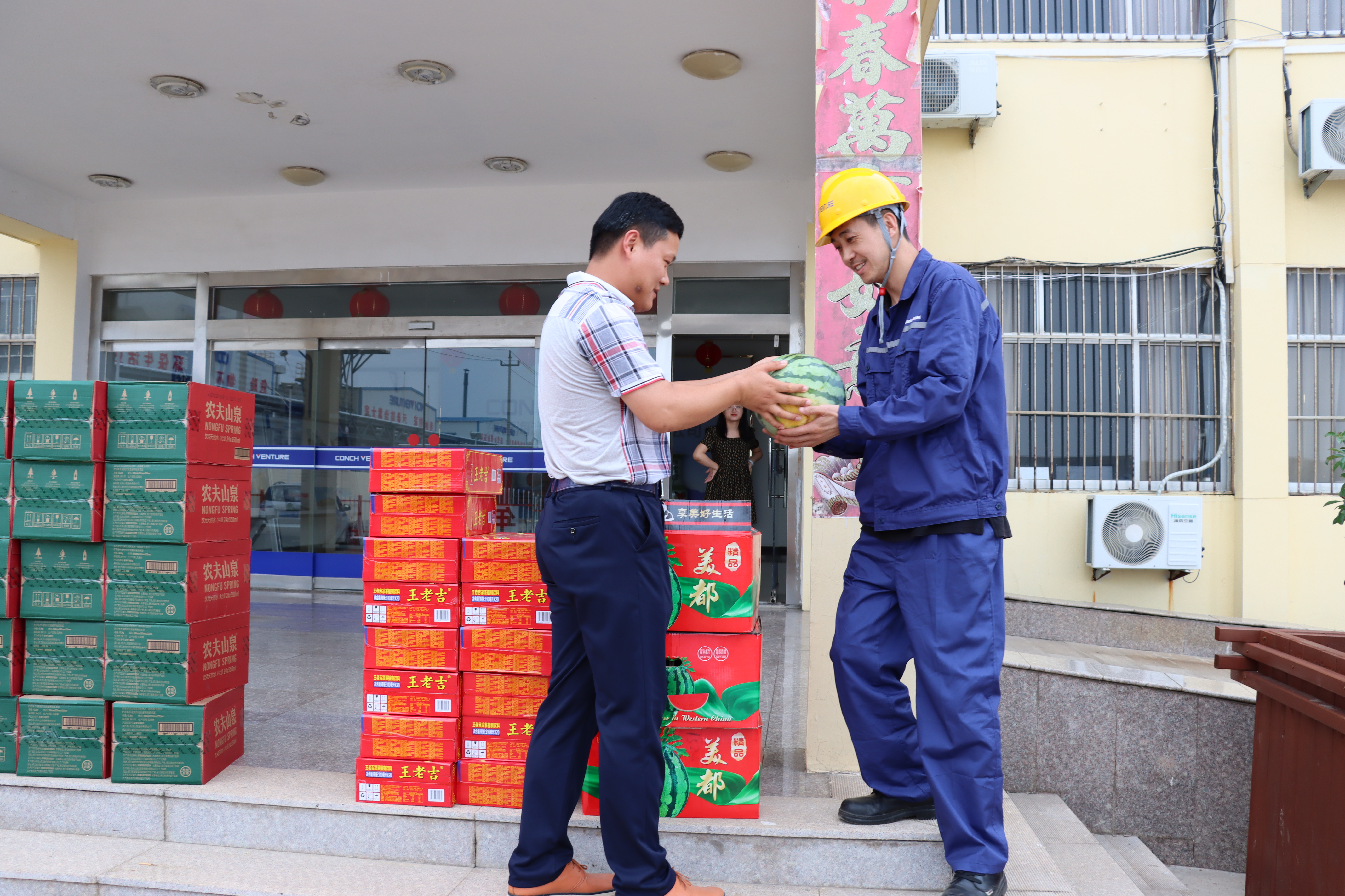 東營(yíng)海瀛組織開(kāi)展夏季送清涼活動(dòng)