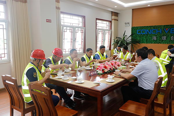 云南省生態(tài)環(huán)境廳黨組成員、副廳長王天喜一行到文山海創(chuàng)考察指導